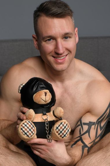 Плюшевий ведмедик HOODED Teddy Bear БДСМ у шкіряному капюшоні з повідцем, 23x16x12 см | Зображення 7