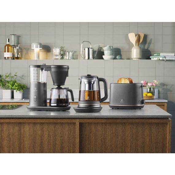 Електрочайник Electrolux, 1,7л, Strix, скло, заварник, підтримка темп, чорний (E7GK1-8BP) | Зображення 1