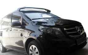 Козырек на лобовое стекло (черный глянец, 5мм) для Mercedes Vito / V W447 2014-2024 гг