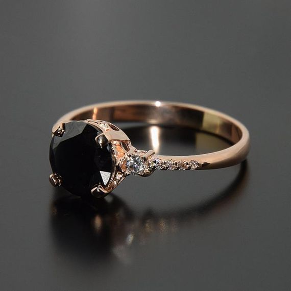 Кольцо из красного золота с черным камнем 15.5 | Зображення 6