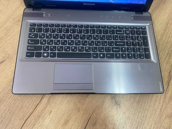Ноутбук Lenovo Y570 15.6""HD/i3 2350M/4Gb/HDD750Gb/Intel HD 3000 | Зображення 3
