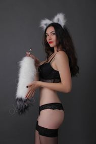 Анальний хутряний хвіст без пробки, Білий з чорнобурим кінчиком, OKOVA 50 см. Sex Aura