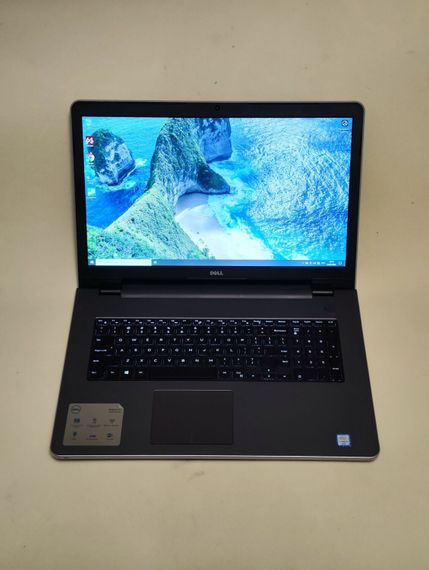 Ноутбук Dell Inspiron 17 5759 / 17.3" (1600x900) TN / Intel Core i5-6200U (2 (4) ядра по 2.3 - 2.8 GHz) / 8 GB DDR3 / 256 GB SSD / Intel HD Graphics 520 / WebCam / DVD-ROM б/у | Зображення 1