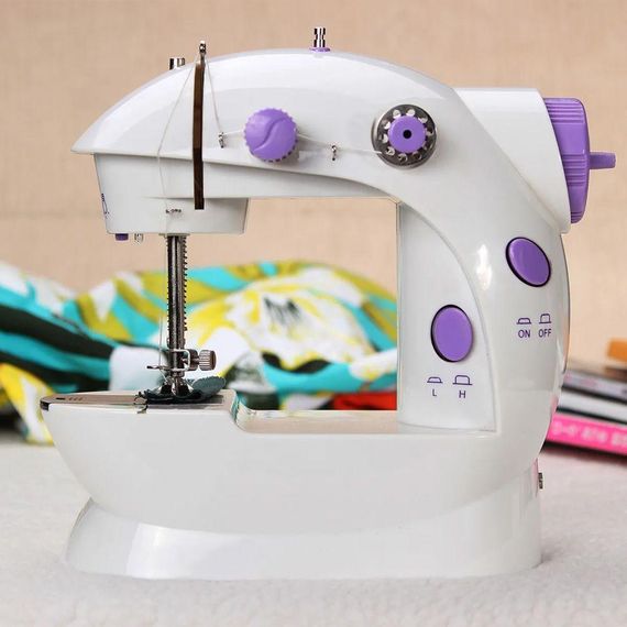 Швейная машинка со столом 250 Вт, Mini Sewing SM202A / Домашняя мини машинка для шитья с педалью