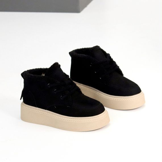 Стильные зимние черные замшевые ботинки на утолщенной бежевой подошве | Зображення 2