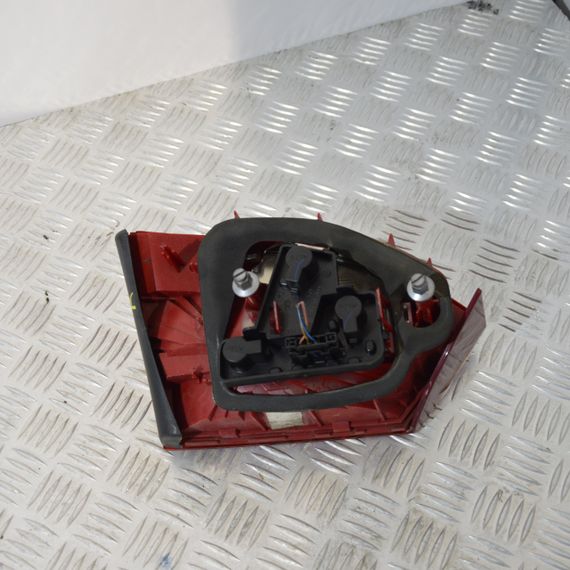 Ліхтар задній правий внутрішній Volkswagen Jetta VI 2010-2014 дорестайл Фара багажника права Фольксваген | Зображення 1
