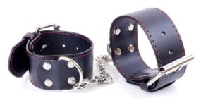 Наручники из искуственной кожи Fetish Boss Series - Handcuffs with Red Line, BS3300115 Sex Aura