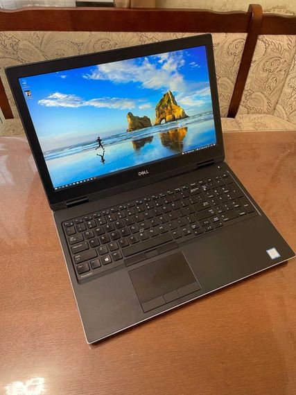 Мобильная рабочая станция Dell Precision 7530 / 15.6" (1920x1080) IPS / Intel Core i7-8750H (6 (12) ядер по 2.2 - 4.1 GHz) / 16 GB DDR4 / 256 GB SSD / AMD Radeon Pro WX 4150, 4 GB GDDR5, 128-bit / WebCam б/у | Зображення 1
