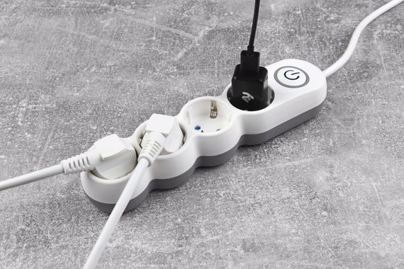 Сетевой фильтр 2Е Plus 4XSchuko с выключателем 3G1.0*3M, white (2E-U04VESM3W) | Зображення 5