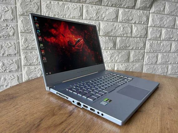 Ноутбук Asus ROG GU502GU 15,6"FHD IPS 240Hz i7 9750H 16Gb SSD 512Gb GTX 1660Ti  Б/В | Зображення 1