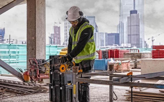 Шлифмашина угловая - болгарка аккумуляторная 125мм DeWALT DCG418N | Зображення 3