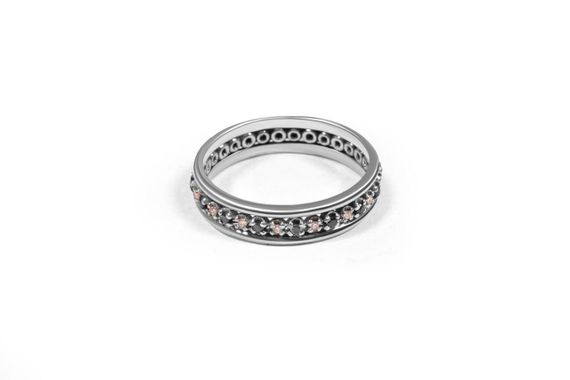 Кольцо из белого золота с черными и белыми фианитами 21 | Зображення 1