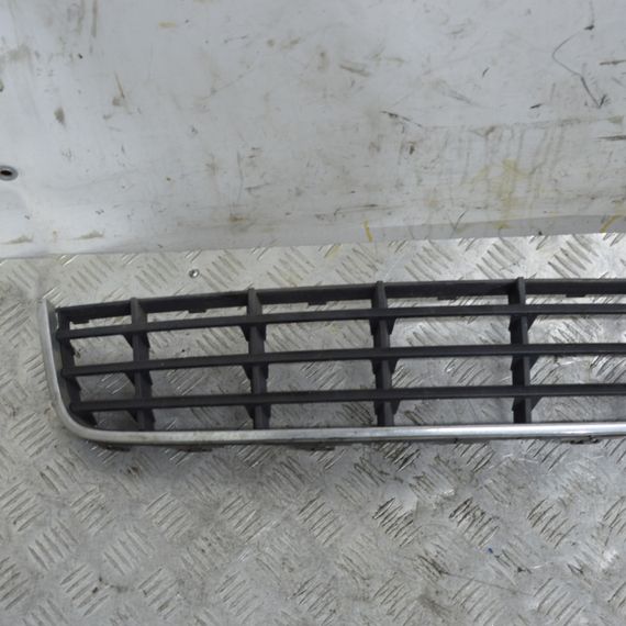 Решітка радіатора Audi A3 8P1 2003-2008 дорестайл Решітка переднього бампера Ауді а3 8р1 8P3807647 | Зображення 1