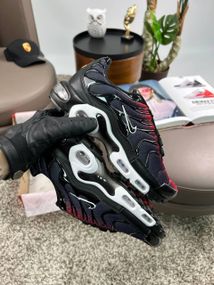 Мужские кроссовки Air Max Plus Black White Line весна / літо / осінь A3670 44 28 см