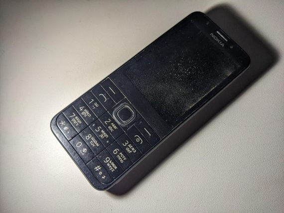 Кнопковий телефон Nokia 230 пил під екраном бу | Зображення 1
