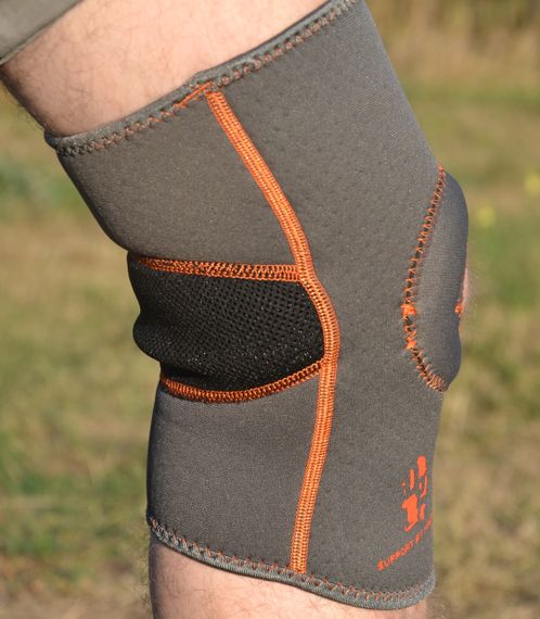Наколінник Мадмакс MFA-297 Knee Support with Patella Stabilizer Dark Grey/Orange XL | Зображення 3