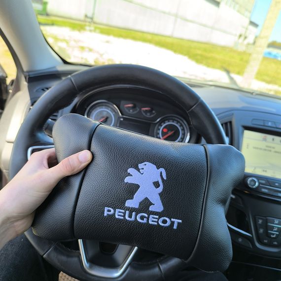 Набор подушек Peugeot из кожи + брелок в подарок, Автоподушки QE-545 с вышивкой | Зображення 3