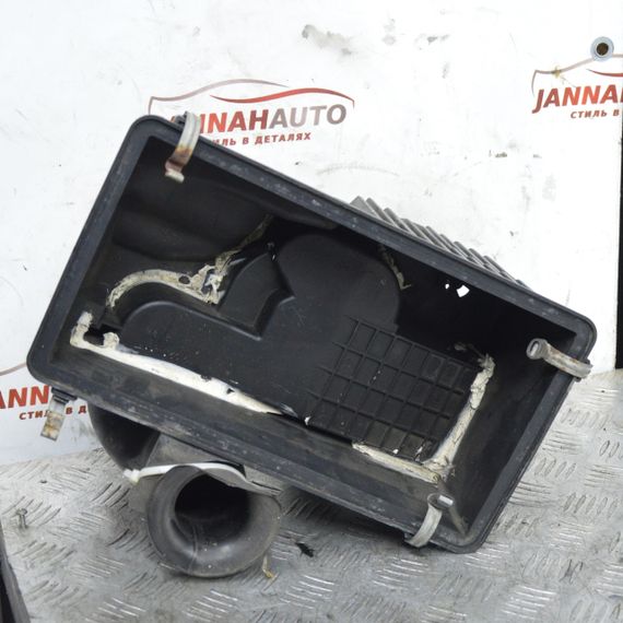 Корпус повітряного фільтра 2.2 Mazda 6 GH 2008-2012 Корпус повітряного фільтра Мазда 6 RF8GK3804