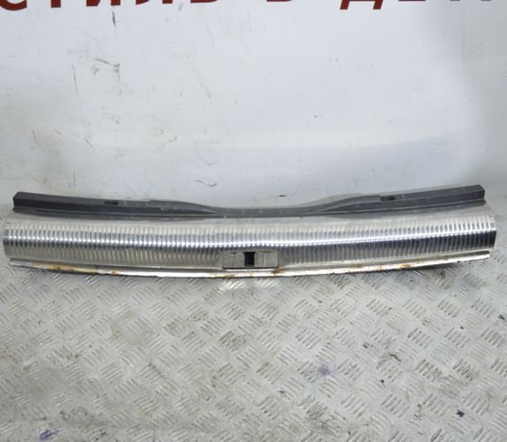 Накладка замка багажника Volkswagen Passat B6 2005-2010 Захист порога бажаника Фольксваген Пассат б6 3C9863459