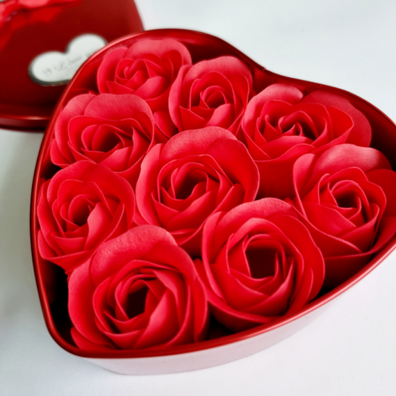 Подарунковий набір мила у вигляді пелюсток троянд у металевому серці 11×12×5 cm | Зображення 3