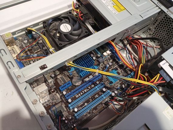 ПК Б-клас HEC 7KJCBS Chassis SFF / AMD Phenom II X2 555 (2 ядра по 3.2 GHz) / 8 GB DDR3 / 128 GB SSD / AMD Radeon Graphics / Win 10 б/в | Зображення 6