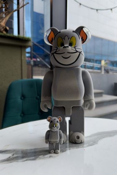 Bearbrick  Tom and Jerry Tom Flocky  дизайнерська статуетка ведмідь Беарбрік 28 см mb027 сіра | Зображення 2