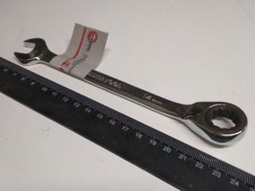 Ключ ріжково-накидний Inter Tool з тріскачкою 14 мм (XT-1314)