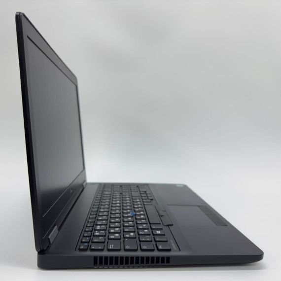 Ноутбук Dell Latitude E5570 / 15.6" (1366x768) TN / Intel Core i5-6200U (2 (4) ядра по 2.3 - 2.8 GHz) / 8 GB DDR4 / 256 GB SSD / Intel HD Graphics 520 / WebCam / HDMI б/в + Подарунок Мишка та килимок | Зображення 6