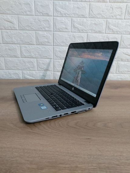 Нетбук HP EliteBook 820 G3 / 12.5" (1920x1080) IPS Touch / Intel Core i5-6300U (2 (4) ядра по 2.4 - 3.0 GHz) / 8 GB DDR4 / 256 GB SSD / Intel HD Graphics 520 / WebCam б/у | Зображення 4