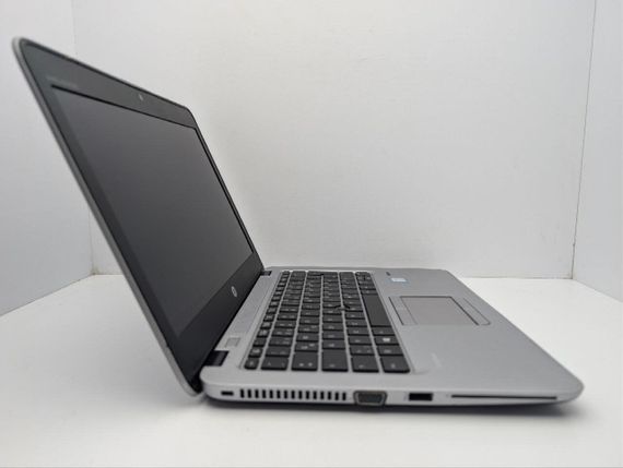 Нетбук HP EliteBook 820 G3 / 12.5" (1366x768) TN / Intel Core i5-6300U (2 (4) ядра по 2.4 - 3.0 GHz) / 8 GB DDR4 / 320 GB HDD / Intel HD Graphics 520 / WebCam б/у | Зображення 3
