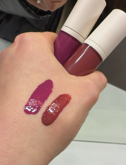 Блеск для губ Farmasi Royal Cherry Cranberry pie 8 мл | Зображення 6