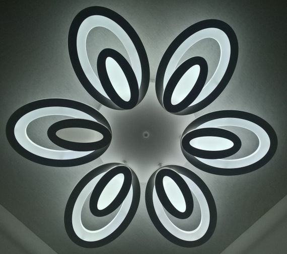 Люстра світлодіодна стельова LED світильник для квартири на стелю лед з пультом 25601 Білий 9х62х62 см.