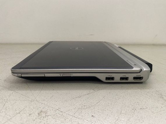 Нетбук Dell Latitude E6230 / 12.5" (1366x768) TN / Intel Core i5-3340M (2 (4) ядра по 2.7 - 3.4 GHz) / 8 GB DDR3 / 128 GB SSD / Intel HD Graphics 4000 б/у + Подарок  Умная интерактивная зубная щетка Colgate Connect M1 / Bluetooth | Зображення 3