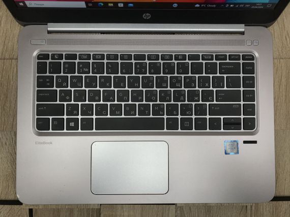 Ноутбук Б-класс HP EliteBook Folio 1040 G3 / 14" (2560x1440) IPS / Intel Core i5-6300U (2 (4) ядра по 2.4 - 3.0 GHz) / 16 GB DDR4 / 256 GB SSD / Intel HD Graphics 520 / WebCam / Windows 10 б/у | Зображення 3