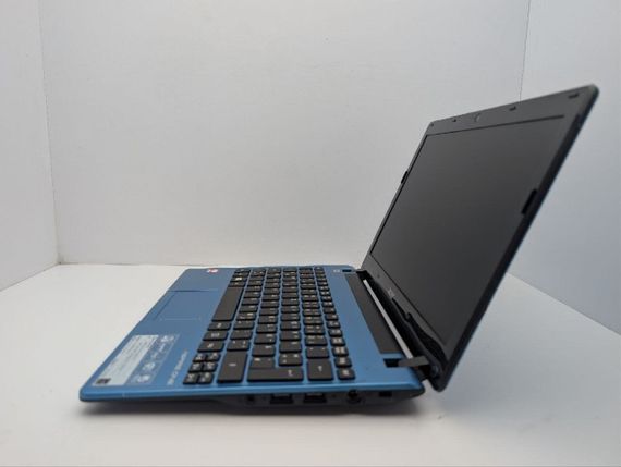 Нетбук Acer Aspire One 725 Blue / 11.6" (1366x768) TN / AMD C-60 (2 ядра по 1.0 - 1.3 GHz) / 4 GB DDR3 / 120 GB HDD / AMD Radeon HD 6290 Graphics / WebCam / АКБ не держит б/у | Зображення 4