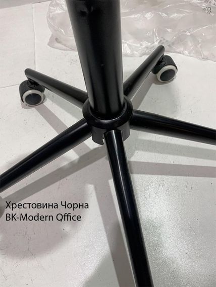 Крісло з підлокітниками на чорній хрестовині з коліщатками Jeff BK-Modern Office, велюр терракота | Зображення 6