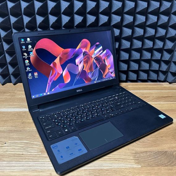 Ноутбук Б-клас Dell Inspiron 15 3567 / 15.6" (1920x1080) TN / Intel Core i7-7500U (2 (4) ядер по 2.7 - 3.5 GHz) / 8 GB DDR4 / 128 GB SSD / AMD Radeon R5 M330, 2 GB DDR3, 64-bit / WebCam б/в | Зображення 2