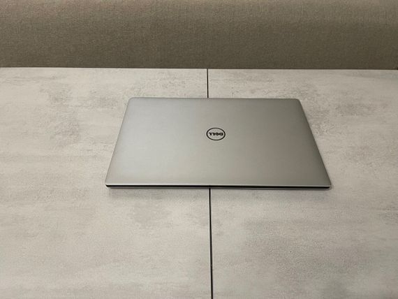 Мобильная рабочая станция Б-класс Dell XPS 15 9560 / 15.6" (3840x2160) IPS Touch / Intel Core i7-7700HQ (4 (8) ядра по 2.8 - 3.8 GHz) / 16 GB DDR4 / 256 GB SSD M.2 / nVidia GeForce GTX 1050, 4 GB GDDR5, 128-bit / WebCam б/у + Подарок Мышь / USB | Зображення 6