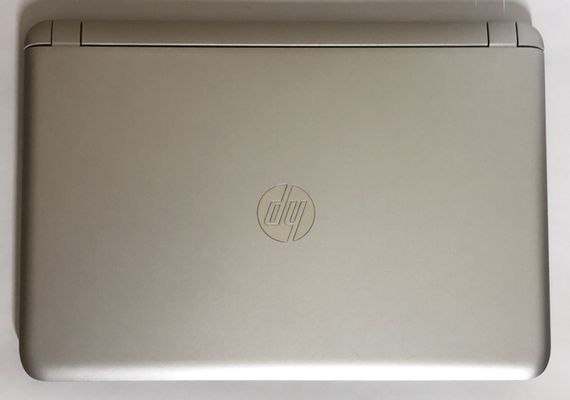 Ноутбук HP Pavilion 15 / 15.6" (1920x1080) TN / Intel Core i5-6200U (2 (4) ядра по 2.3 - 2.8 GHz) / 8 GB DDR3 / 256 GB SSD / GeForce 940M, 2 GB DDR3, 64-bit / WebCam / Win 10 Home б/в + Подарунок Флешка Kingston 64GB | Зображення 6