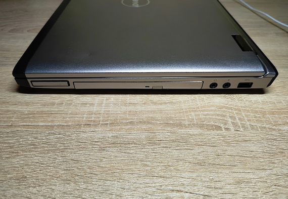 Ноутбук Dell Vostro 3550 + 15.6 HD + i7 + Radeon + SSD + 8 GB  Б/В | Зображення 3