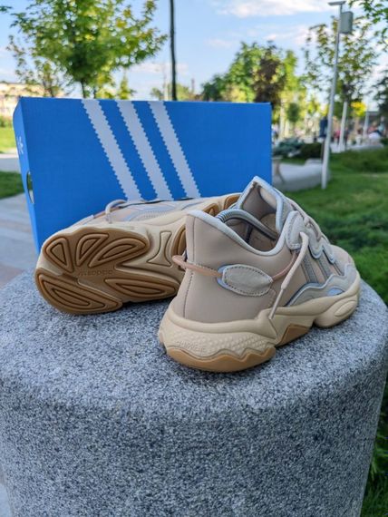 Кросівки Adidas Ozweego замшеві бежеві | Зображення 3