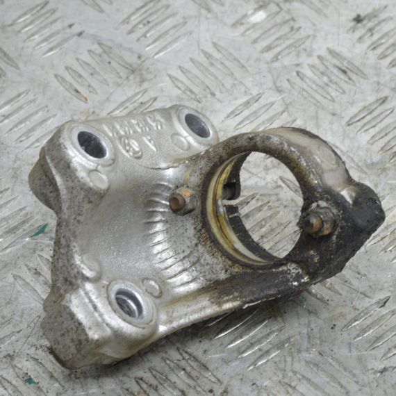 Кронштейн підвісного підшипника півосі 1.6 HDI Citroen C3 Picasso 2009-2016 Опора півосі Сітроен 9680276880 | Зображення 1