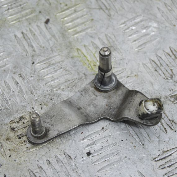 Кронштейн куліси КПП Skoda Octavia A5 2004-2012 Кріплення важеля коробки передач Шкода Октавіа а5 1K0711201B | Зображення 1