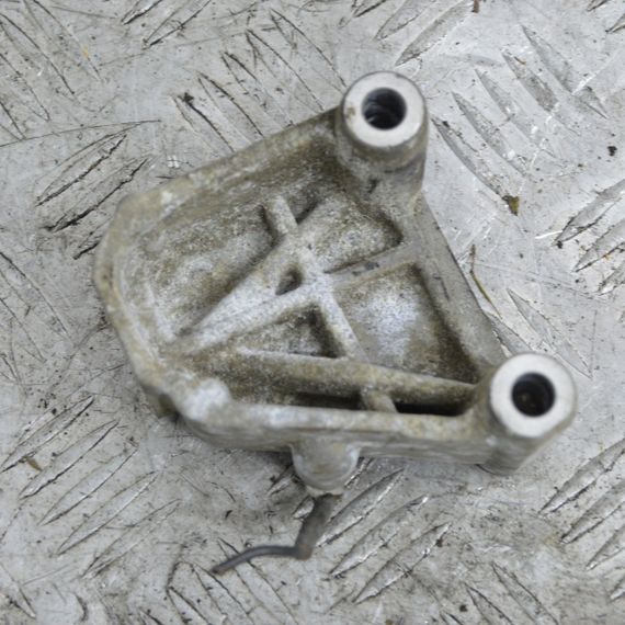 Кронштейн двигуна 1.8 SCI Ford Mondeo III 2000-2007 Кріплення опора мотора Форд Мондео 3 2S7G9J444AD | Зображення 1