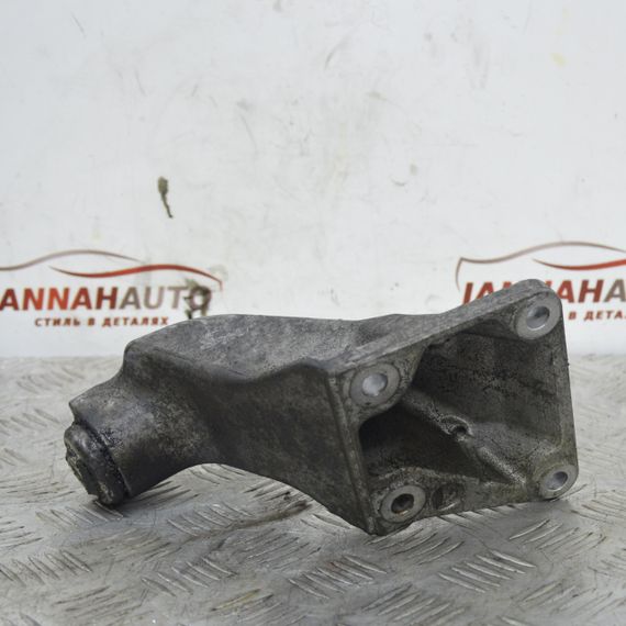Кронштейн подушки двигуна лівої 2.0 16V BMW 3 E46 1999-2005 Лапа опора двигуна ліва БМВ е46 22116759487