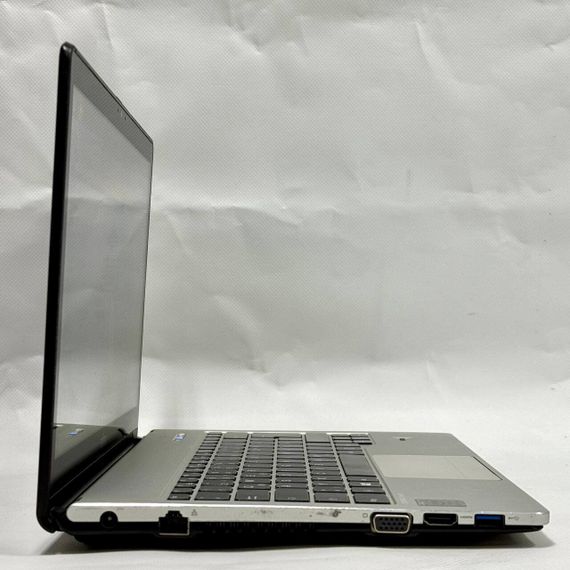 Ноутбук Б-клас Fujitsu LifeBook S904 / 13.3" (1920x1080) IPS Touch / Intel Core i5-4300U (2 (4) ядра по 1.9 - 2.9 GHz) / 8 GB DDR3 / 256 GB SSD / Intel HD Graphics 4400 / WebCam / Windows 10 Pro б/в | Зображення 3