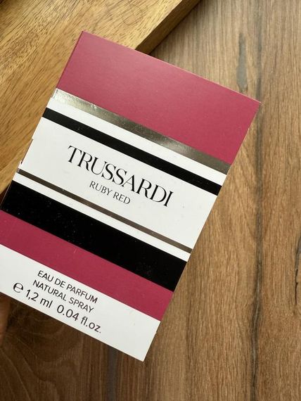 Trussardi ruby ​​red парфюмированная вода