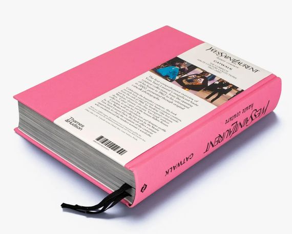 Книга про модний Дім Ів Сен-Лоран Yves Saint Laurent Catwalk: The Complete Haute Couture Collections | Зображення 6
