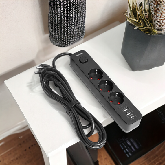 Мережевий подовжувач 3 м 3 гнізда з 2USB + USB-C заземленням і кнопкою VIDEX VF-PD33G2U1C-B | Зображення 8