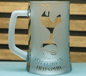 Пивной бокал 670 мл ФК Тоттенгем Готспур Tottenham Hotspur с гравировкой подарок для фаната футбольная кружка